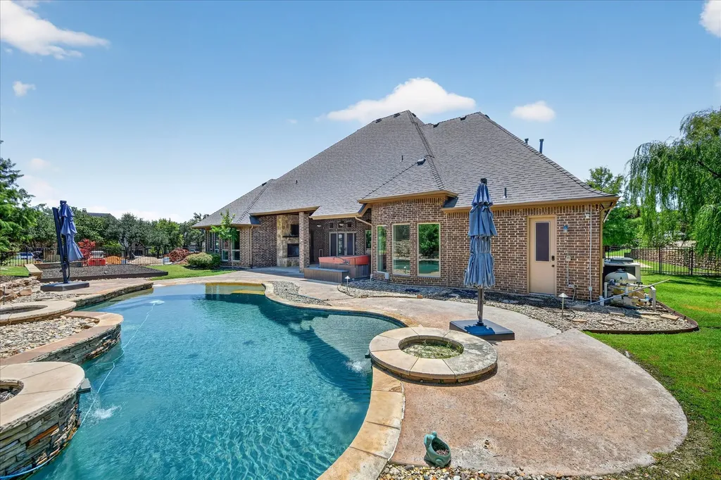 861 Hayden Road Lantana TX 76226