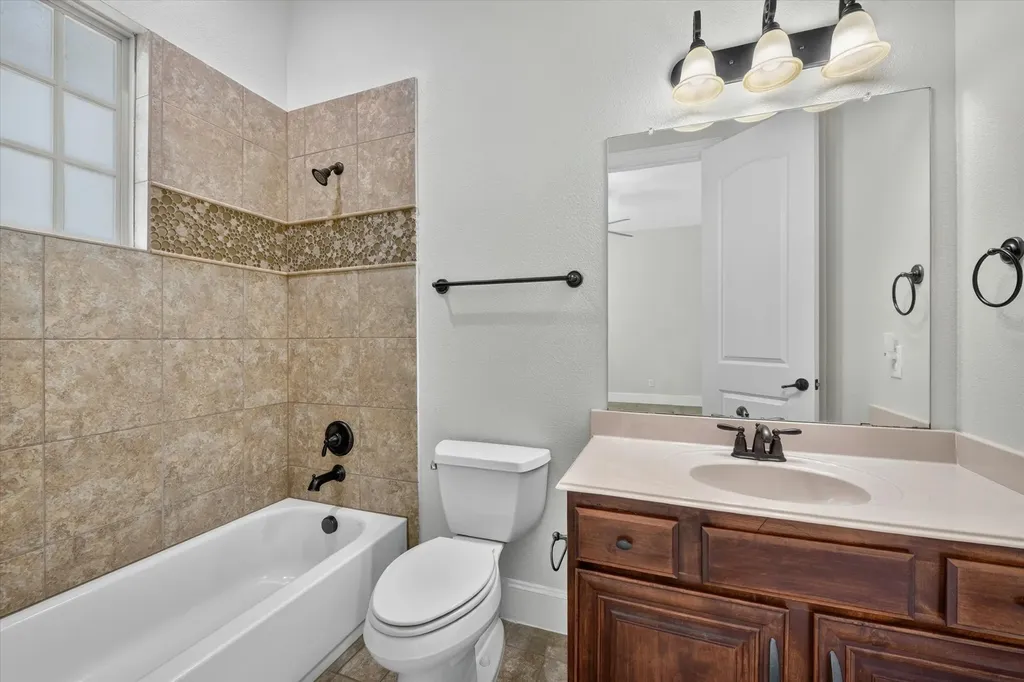 861 Hayden Road Lantana TX 76226