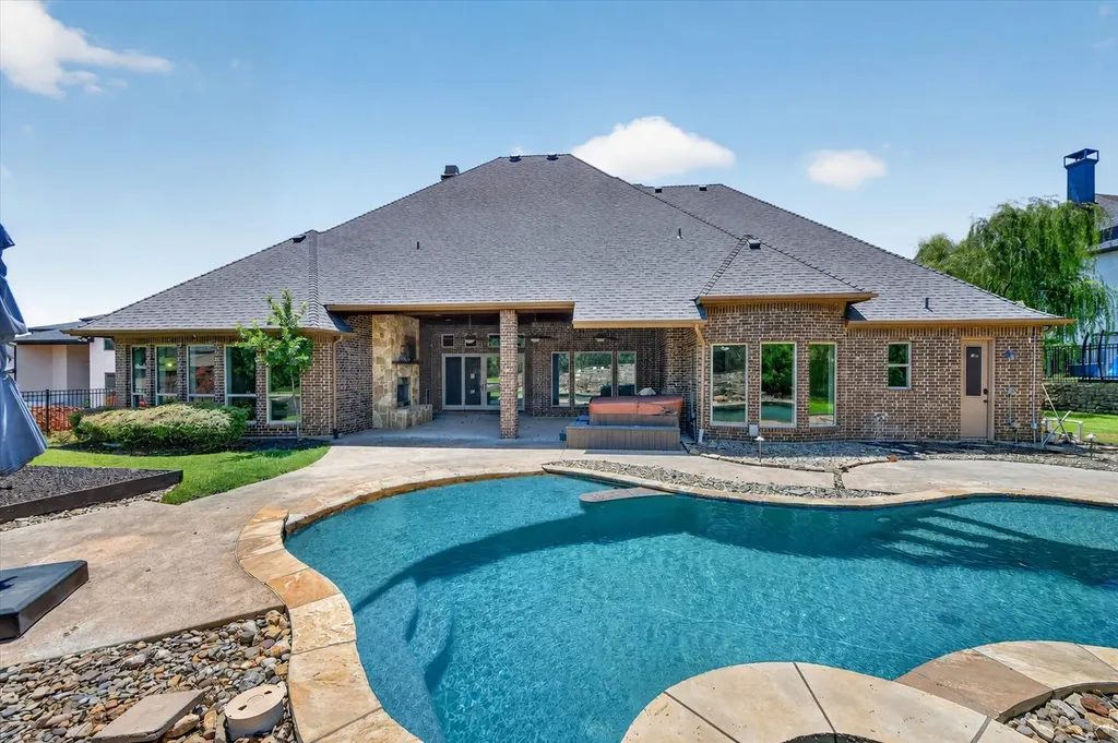 861 Hayden Road Lantana TX 76226