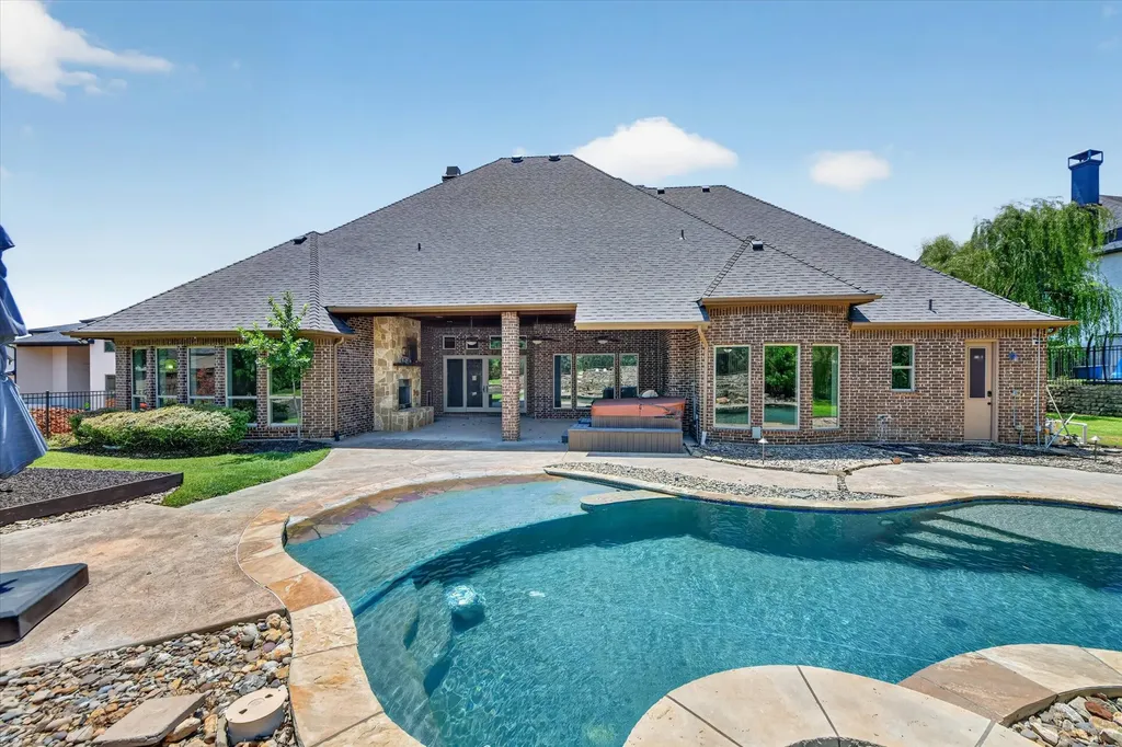 861 Hayden Road Lantana TX 76226