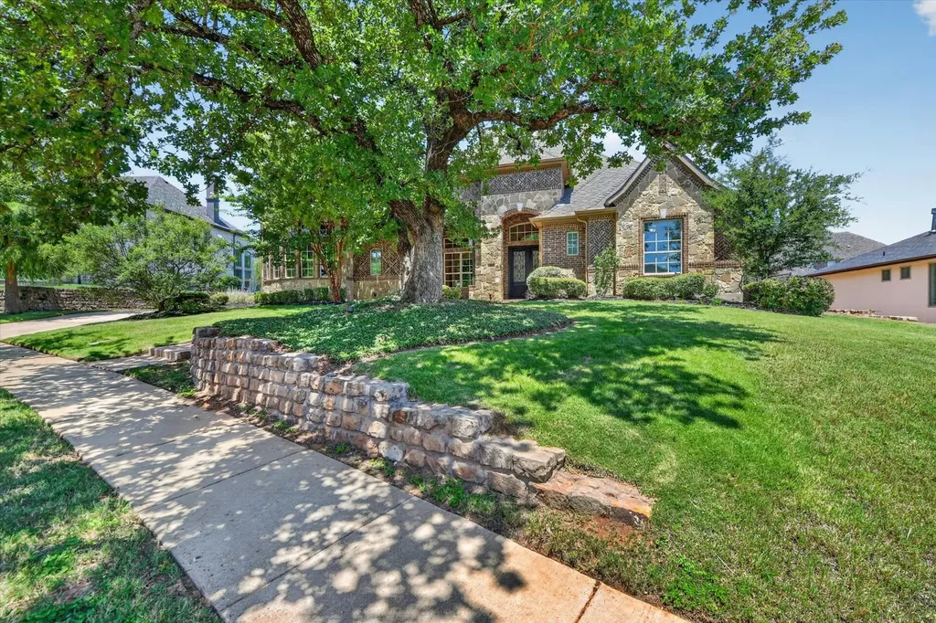 861 Hayden Road Lantana TX 76226