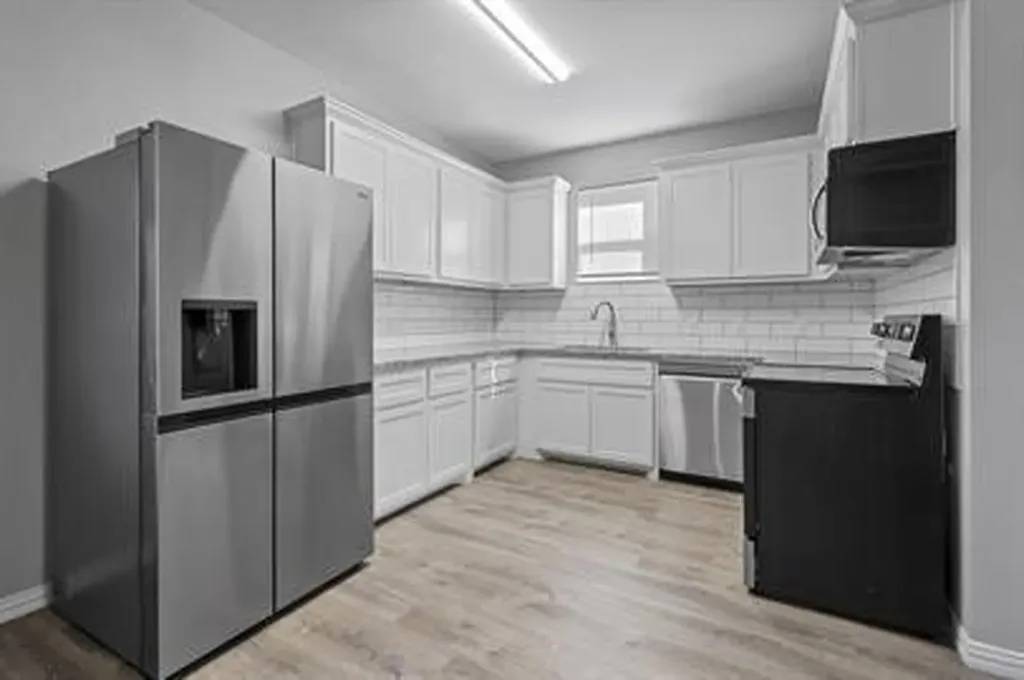 529-531 E Ball Street Tom Bean TX 75489