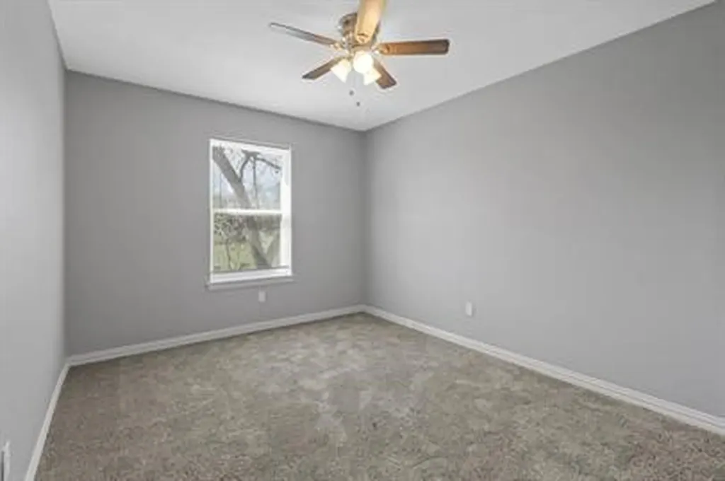 529-531 E Ball Street Tom Bean TX 75489