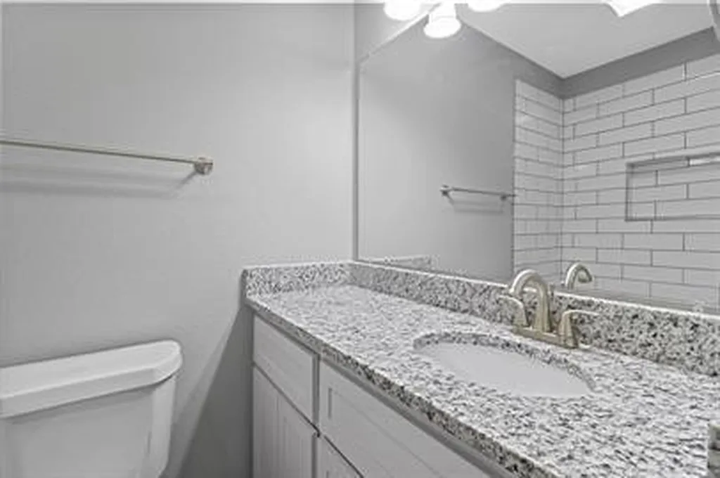 529-531 E Ball Street Tom Bean TX 75489