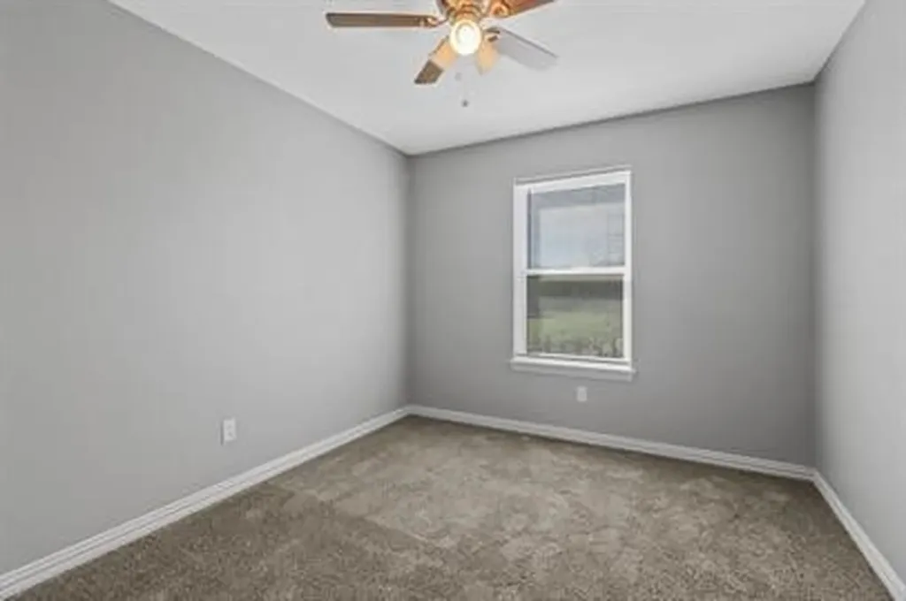 529-531 E Ball Street Tom Bean TX 75489