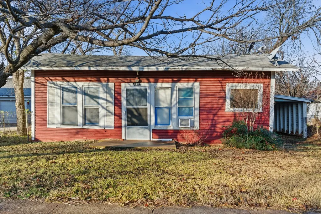 309 S Ostrom Avenue Eastland TX 76448