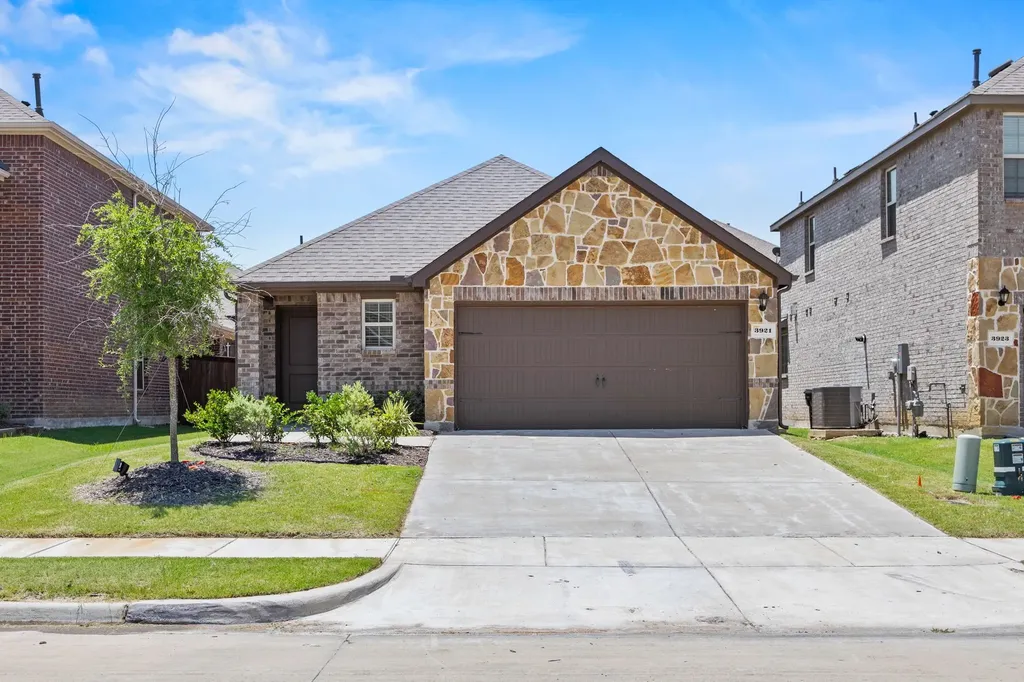 3921 Oak Creek Circle Denison TX 75020