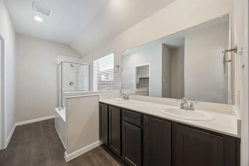 3921 Oak Creek Circle Denison TX 75020