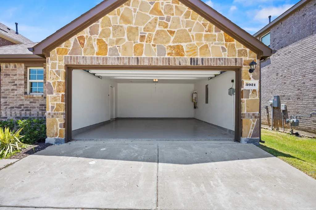3921 Oak Creek Circle Denison TX 75020