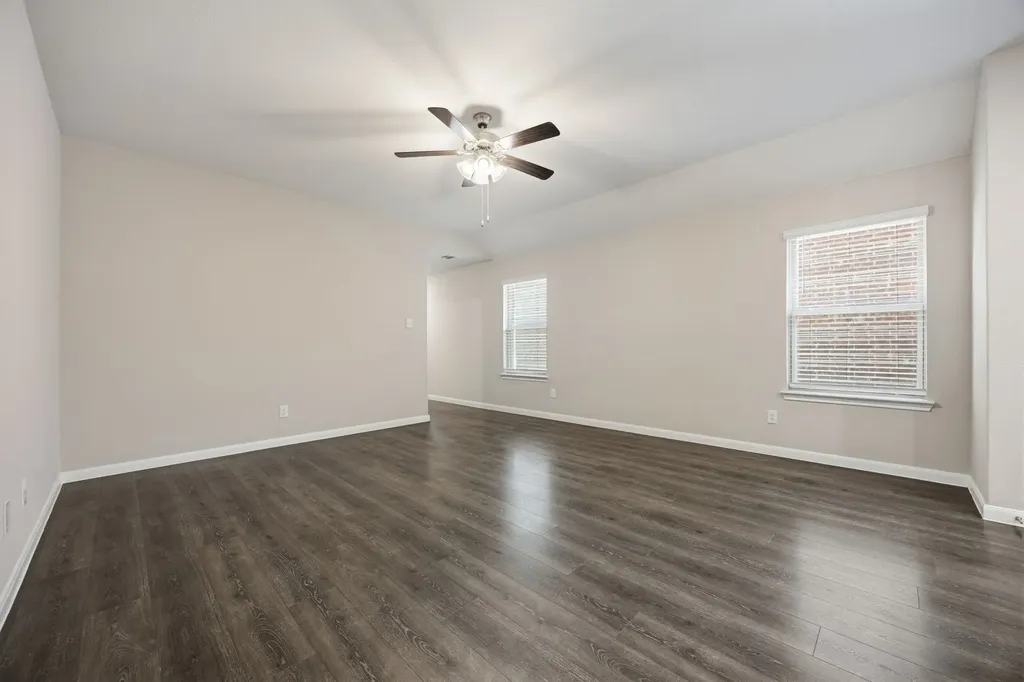 3921 Oak Creek Circle Denison TX 75020