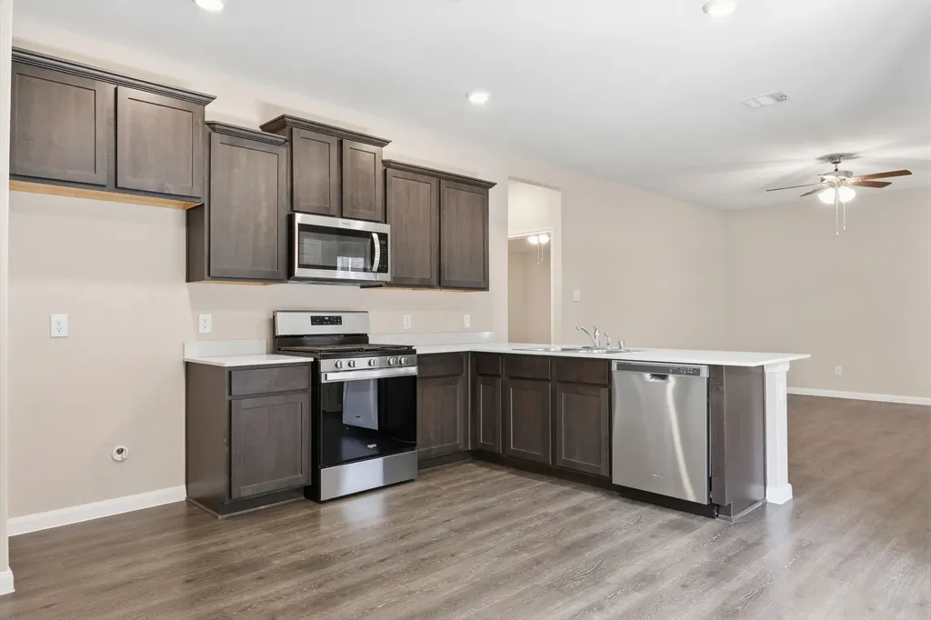 3921 Oak Creek Circle Denison TX 75020