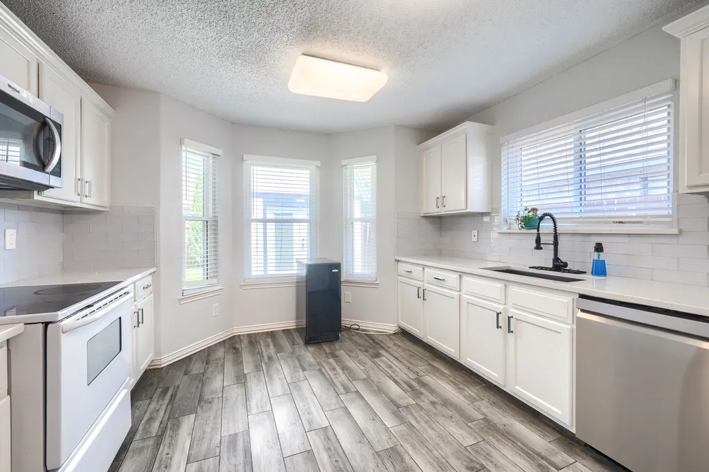 1211 Princeton Place Euless TX 76040
