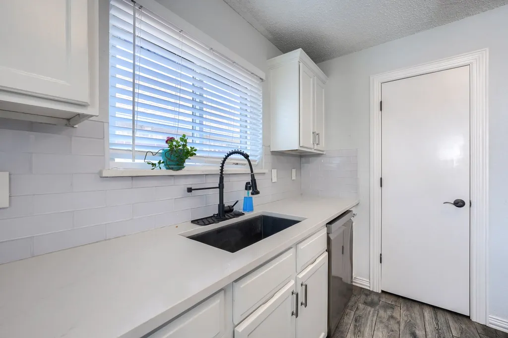 1211 Princeton Place Euless TX 76040