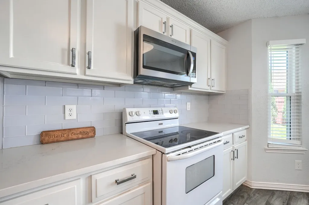 1211 Princeton Place Euless TX 76040