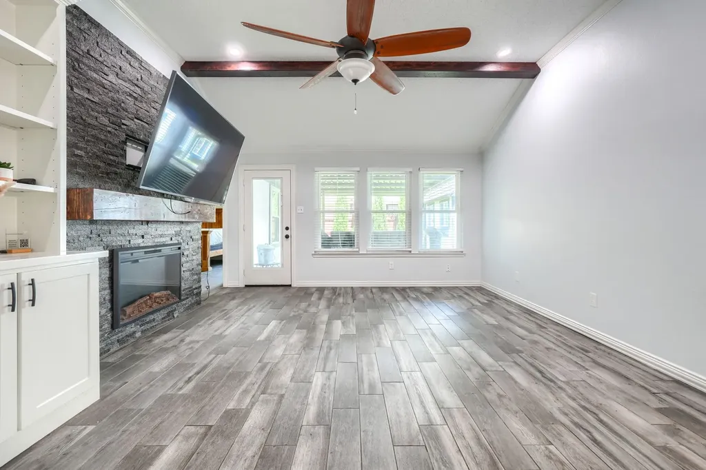 1211 Princeton Place Euless TX 76040
