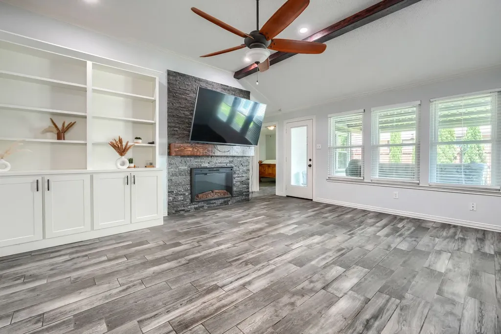 1211 Princeton Place Euless TX 76040