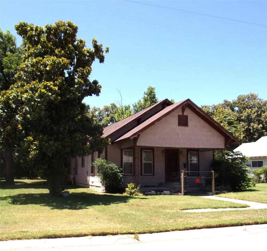 105 W Pecan Street San Saba TX 76877