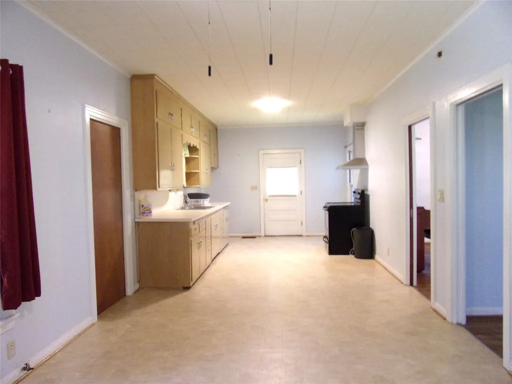 105 W Pecan Street San Saba TX 76877