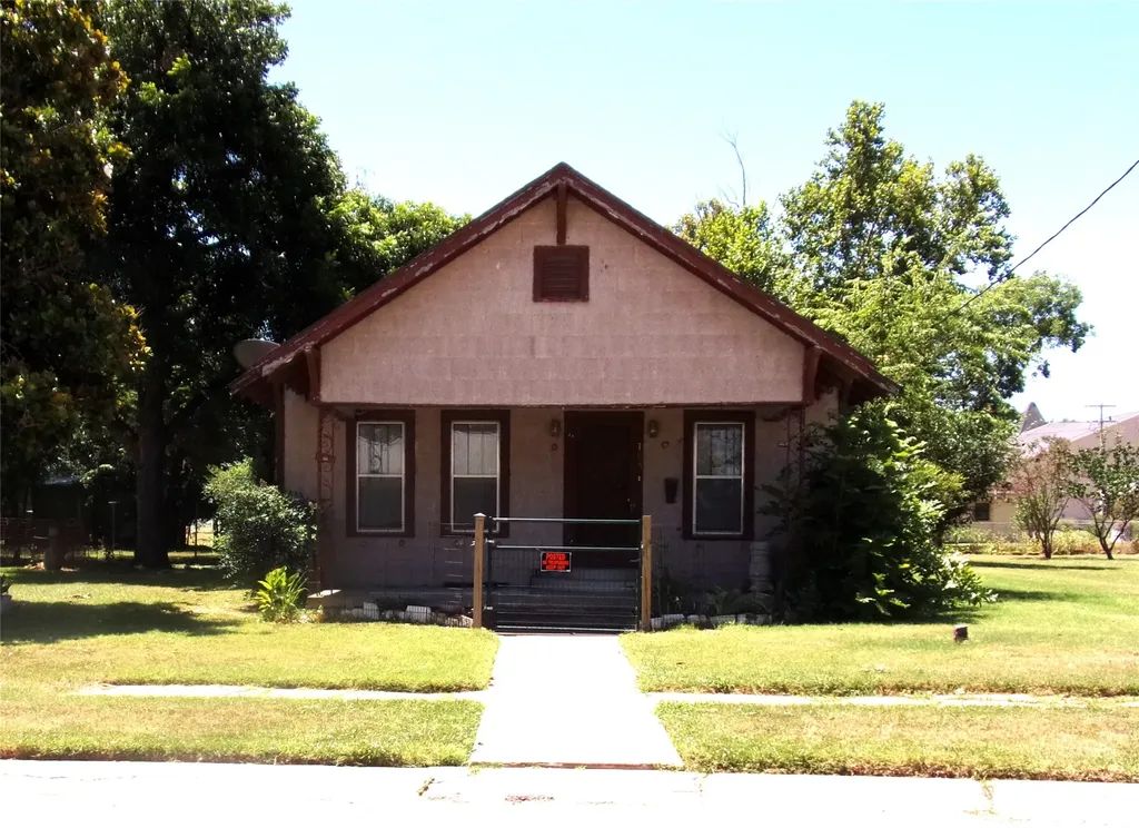 105 W Pecan Street San Saba TX 76877