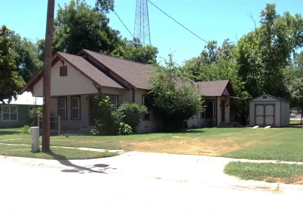 105 W Pecan Street San Saba TX 76877