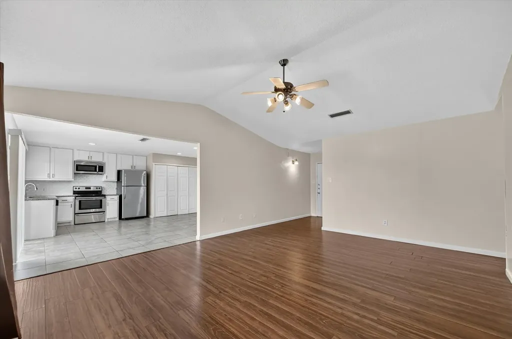 2026 Wedgewood Lane Carrollton TX 75006