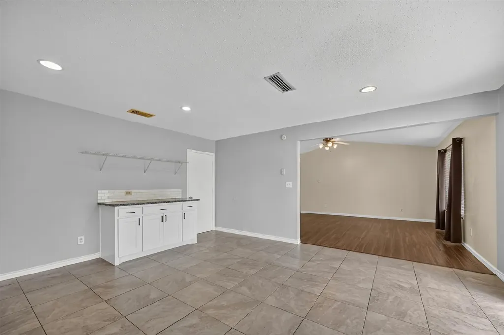 2026 Wedgewood Lane Carrollton TX 75006