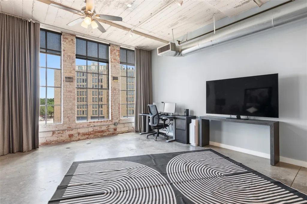 1122 Jackson Street Dallas TX 75202