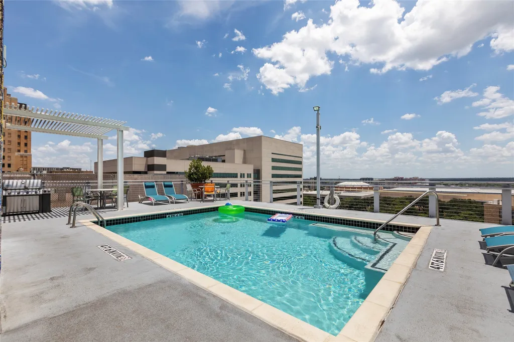 1122 Jackson Street Dallas TX 75202