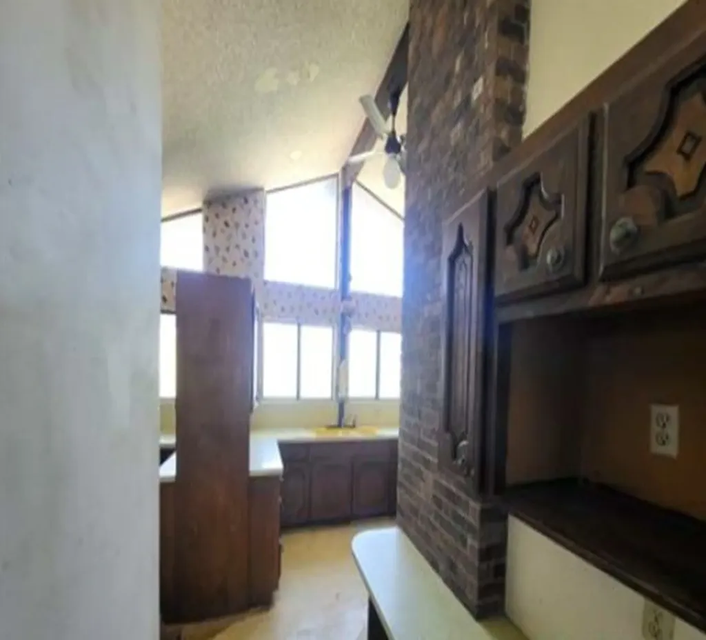 306 Wade Street Olney TX 76374
