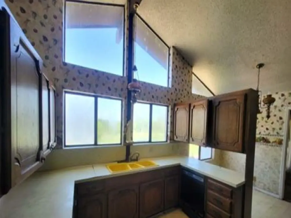 306 Wade Street Olney TX 76374