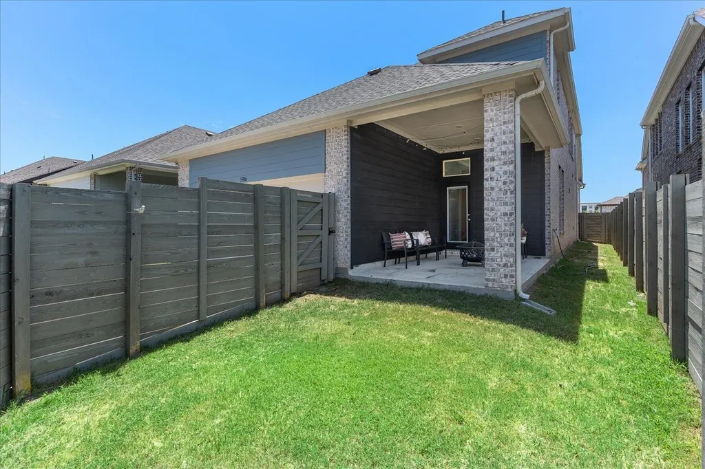 5306 Grand Avenue Sachse TX 75048