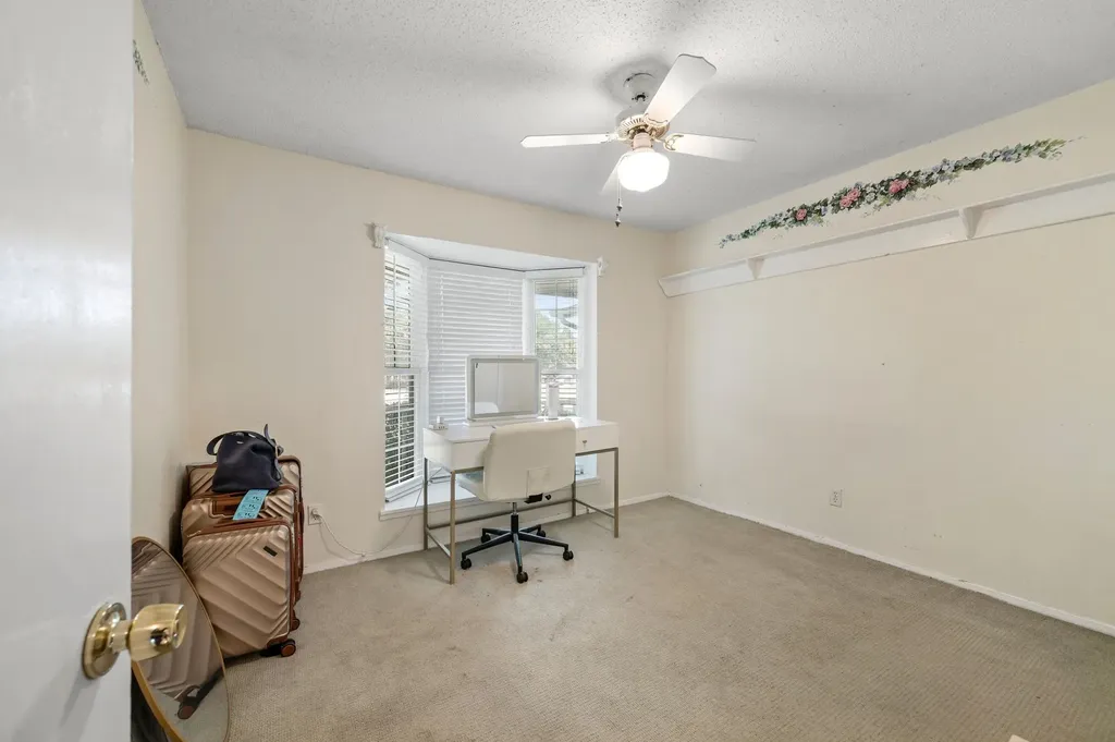 1200 Douglas Street Euless TX 76039
