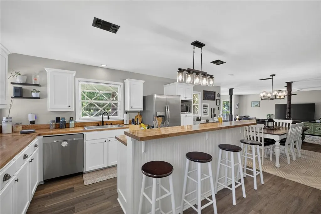6008 County Road 907 Godley TX 76044
