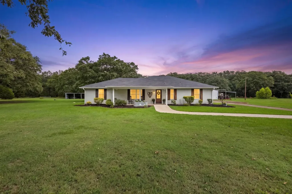 2155 NE County Road 2200 Mount Vernon TX 75487