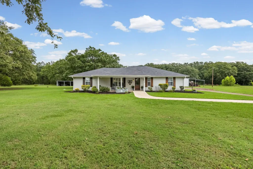 2155 NE County Road 2200 Mount Vernon TX 75487