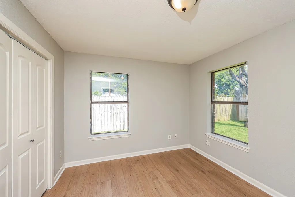 1107 Carrington Court Irving TX 75060