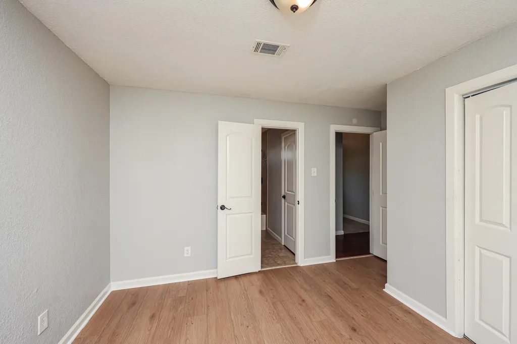 1107 Carrington Court Irving TX 75060