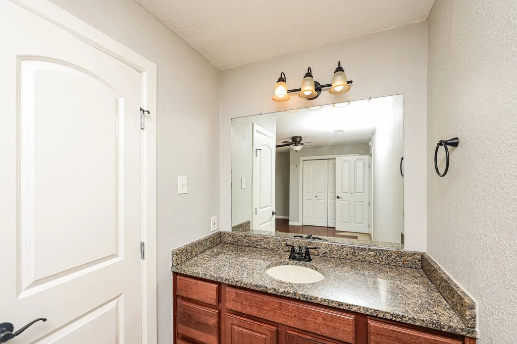 1107 Carrington Court Irving TX 75060