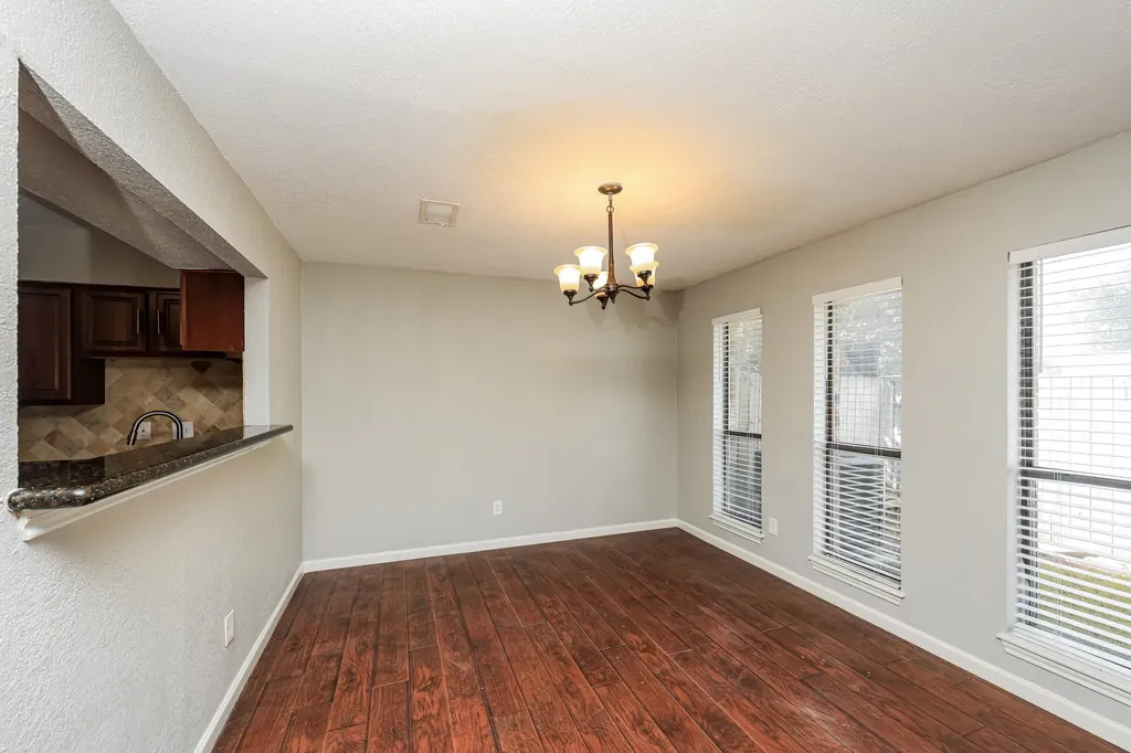 1107 Carrington Court Irving TX 75060