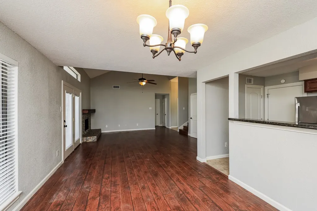 1107 Carrington Court Irving TX 75060