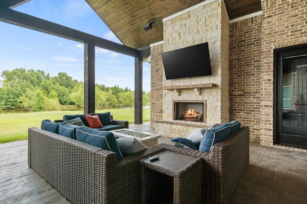 367 Private Road 54166 Pittsburg TX 75686
