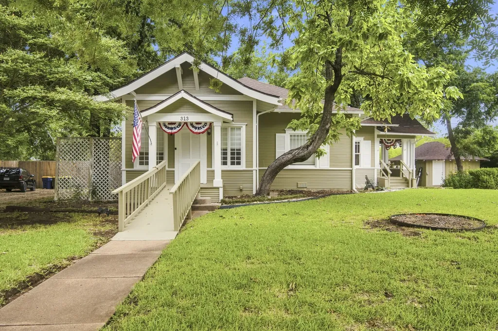 313 Corsicana Street Hillsboro TX 76645