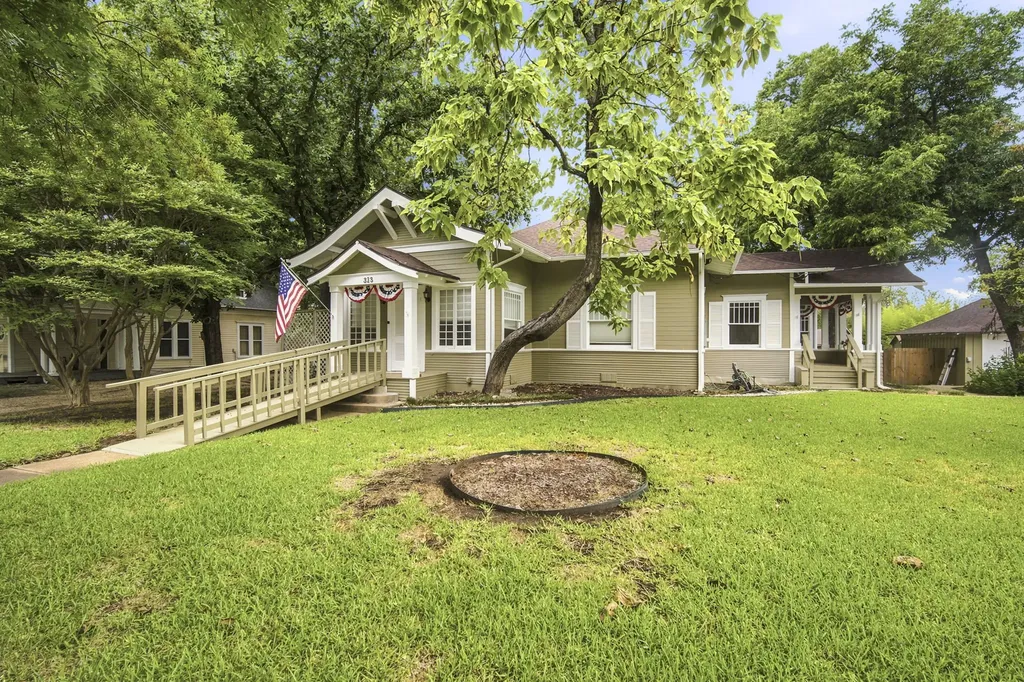 313 Corsicana Street Hillsboro TX 76645