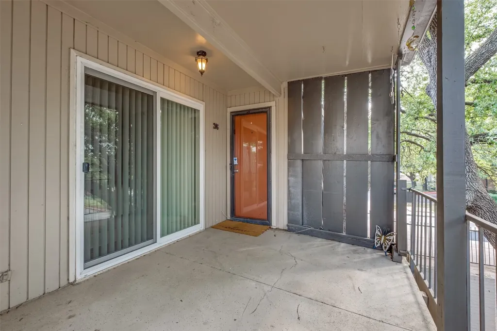 5214 Fleetwood Oaks Avenue Dallas TX 75235