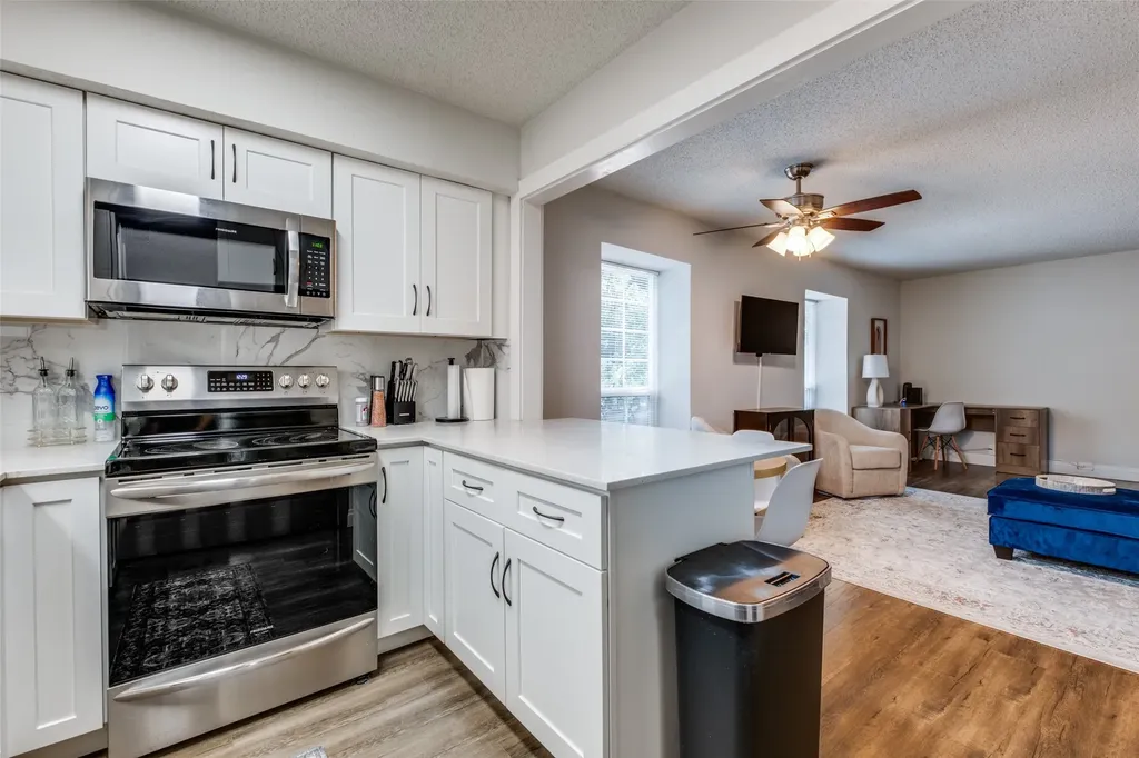 5214 Fleetwood Oaks Avenue Dallas TX 75235