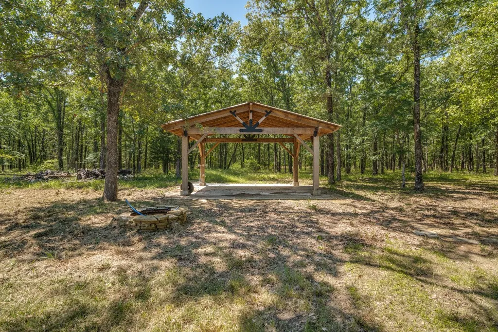1525 Rs County Road 1490 Point TX 75472