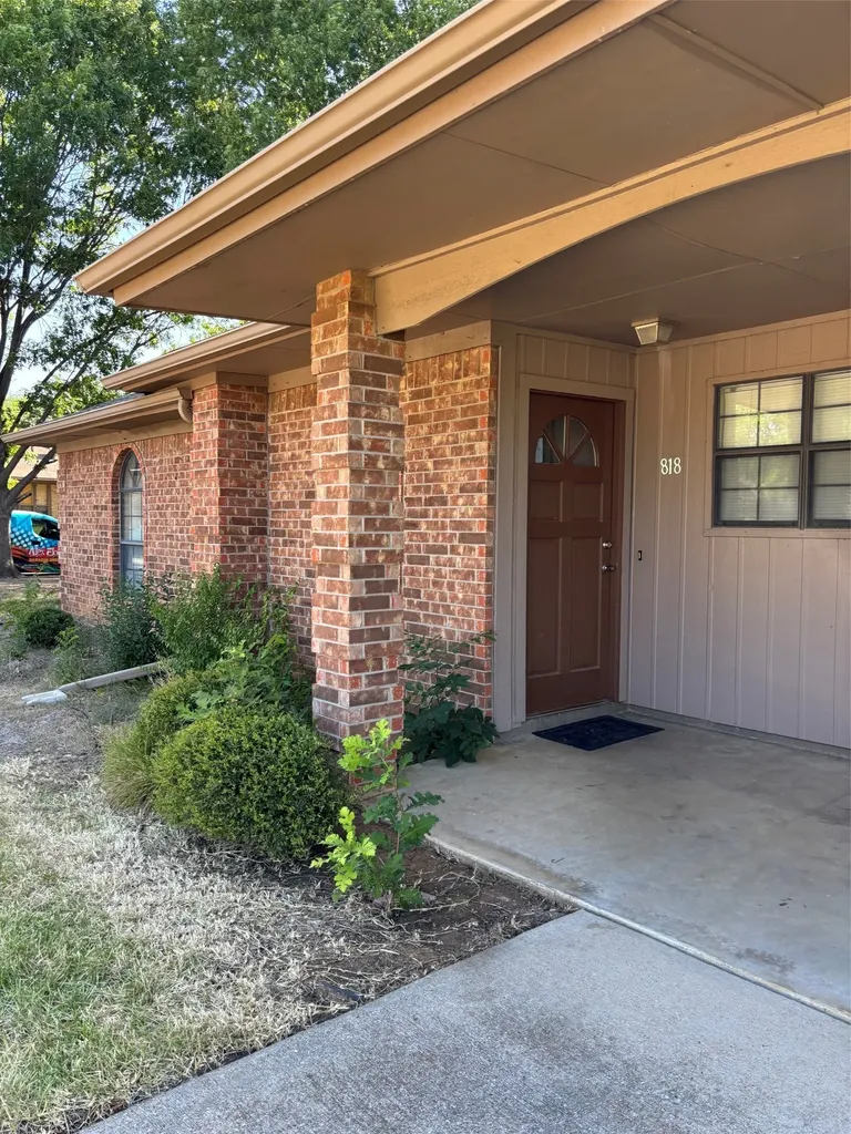 818 Midcreek Drive Euless TX 76039