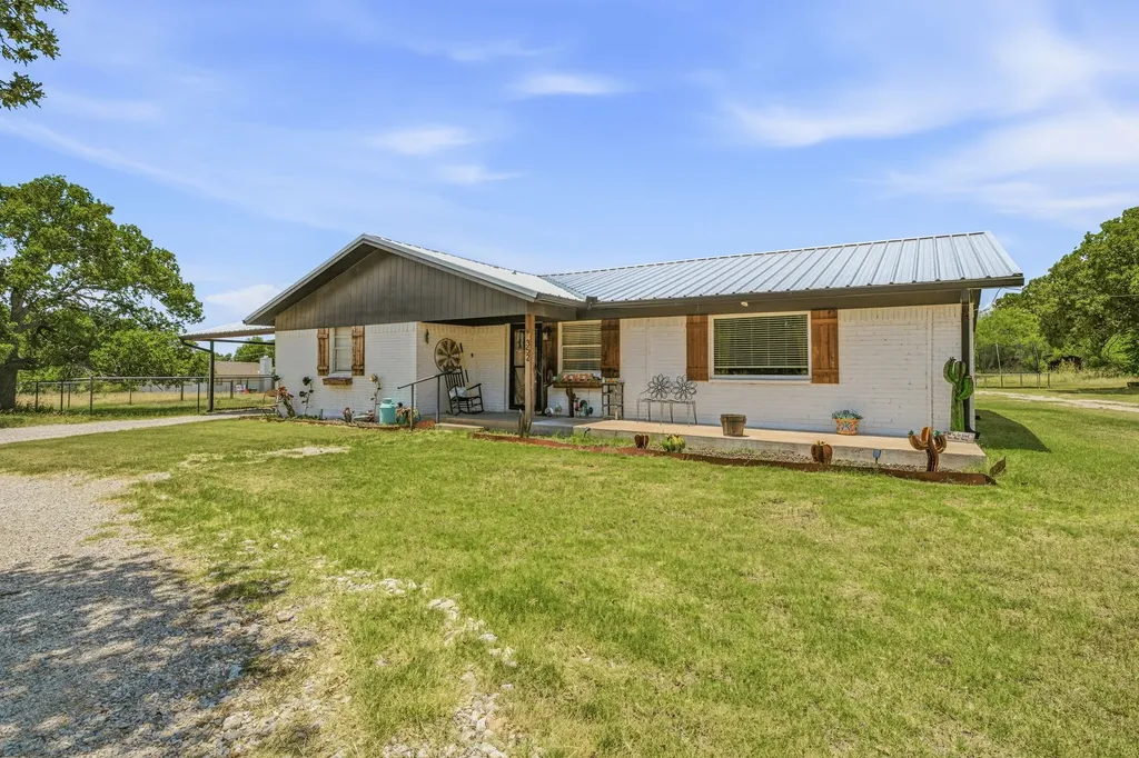 352 Seaberry Loop Graham TX 76450