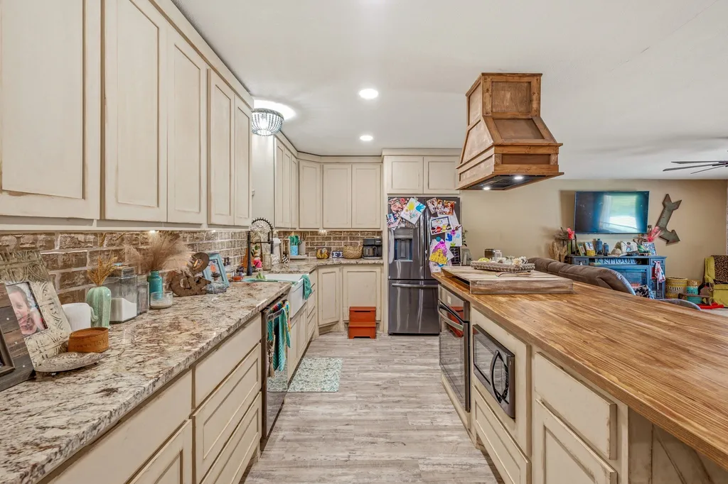 352 Seaberry Loop Graham TX 76450