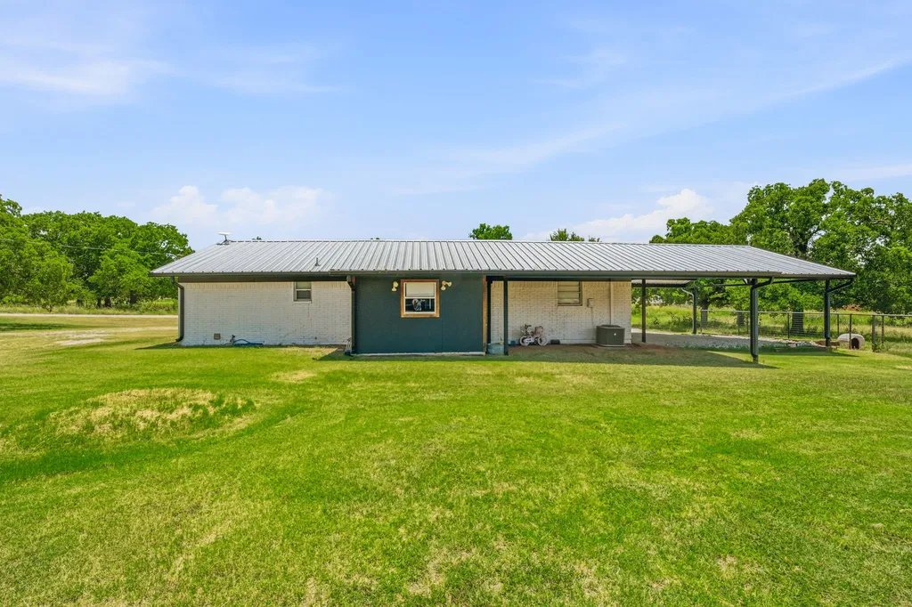 352 Seaberry Loop Graham TX 76450